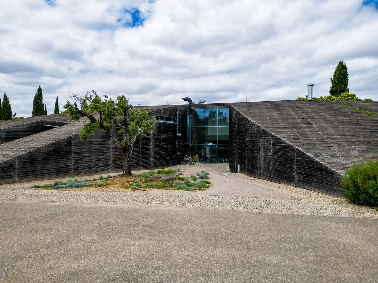 Luxury Wellness & Sports Retreat in Portugal with Expansion Upside & €1M+ Revenue