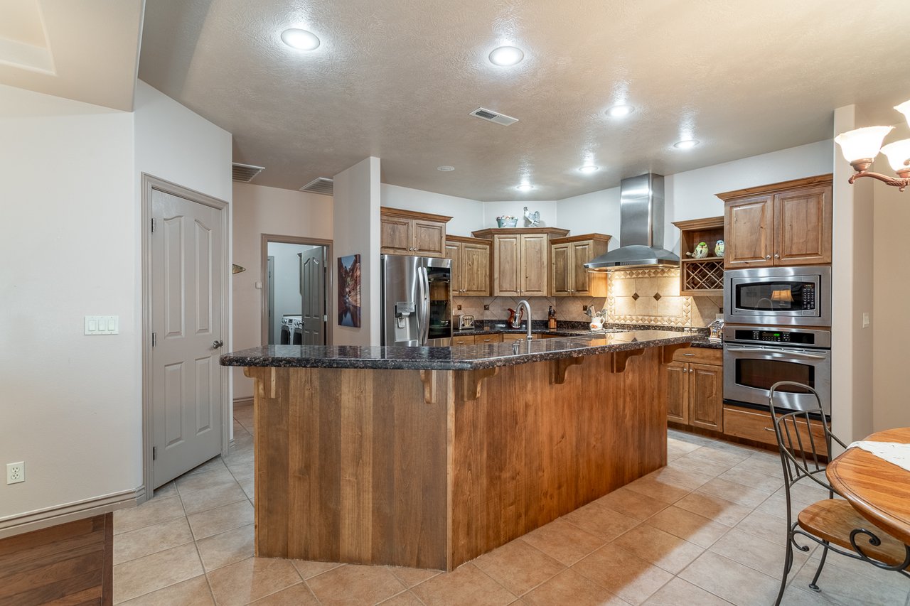 1319 W Red Butte Dr