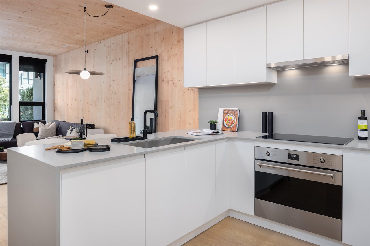 310 Salter St, #402