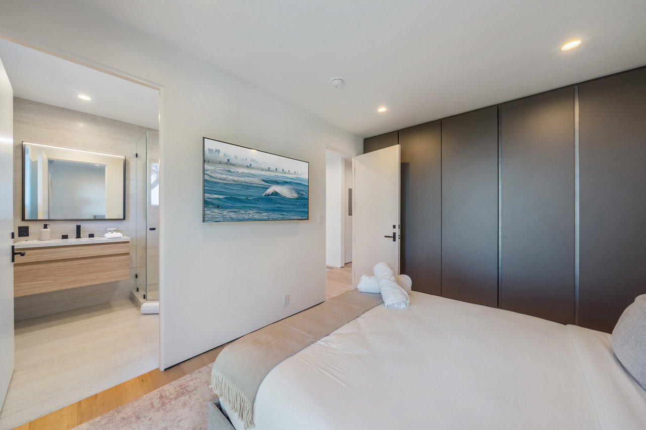 Hollywood Haven ⛰️