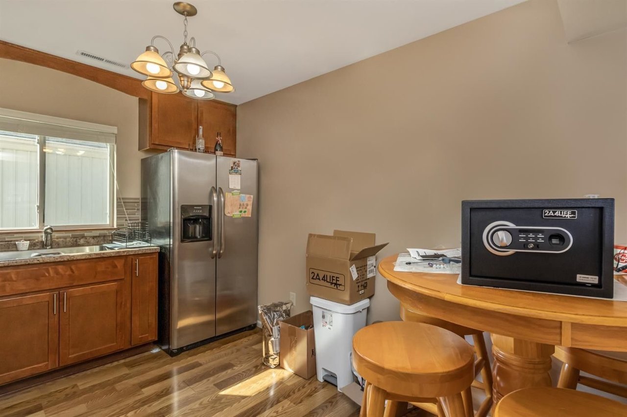 618-622 N Shelby Pl, Hobart, IN