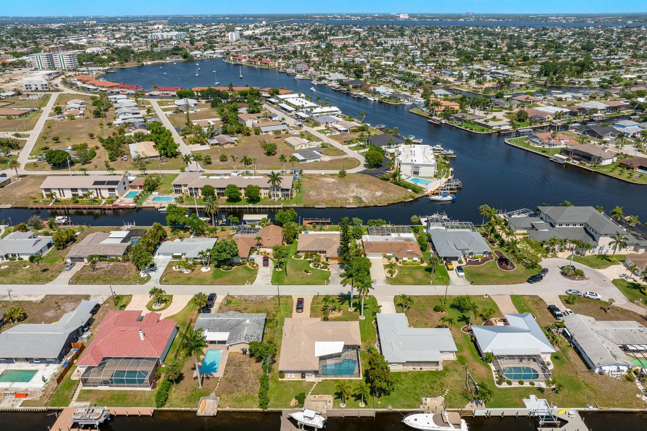 Living in Cape Coral, FL: A Local’s Guide to Lifestyle, Neighborhoods & Real Estate