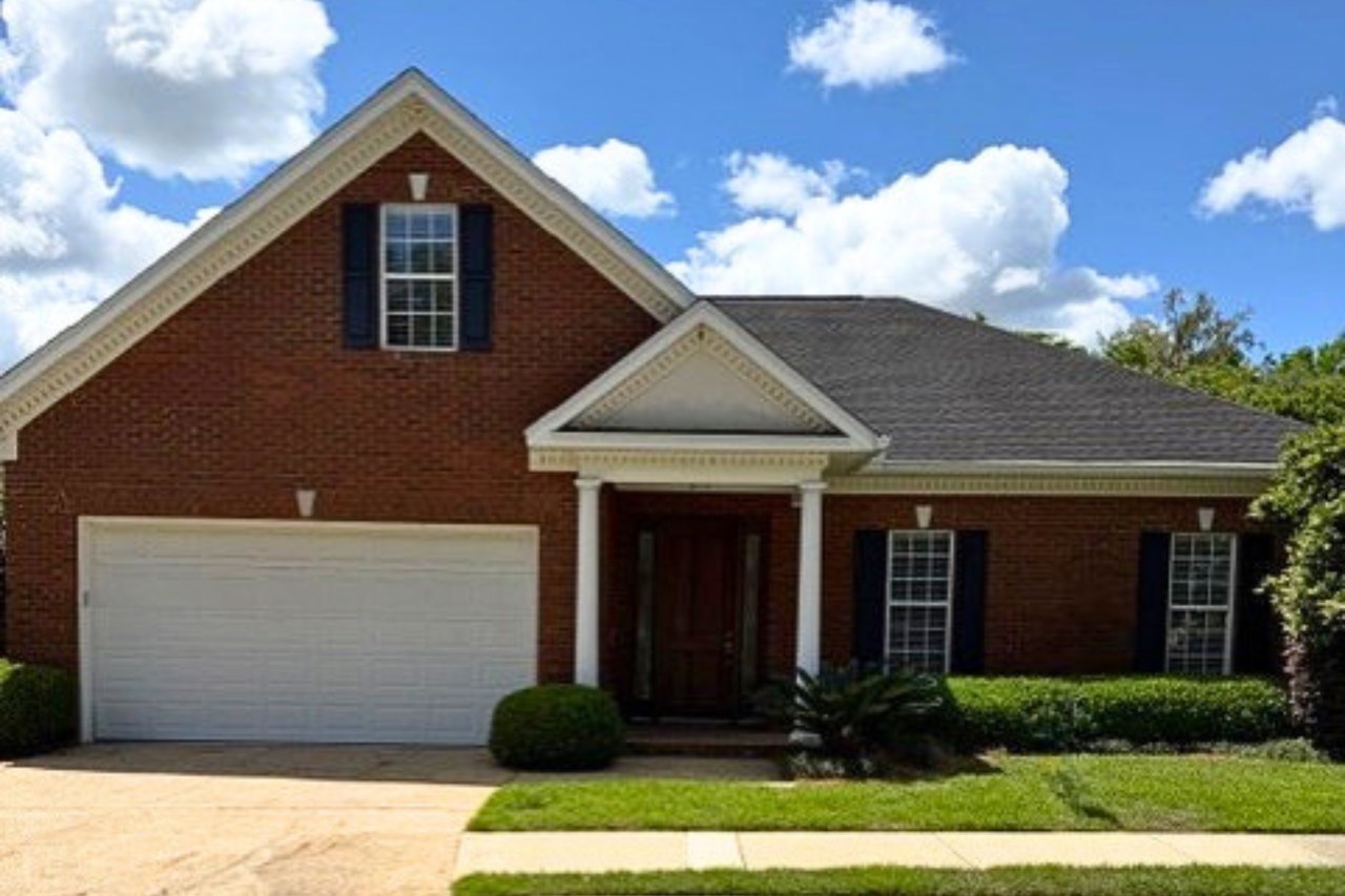 813 Greenbrier Lane