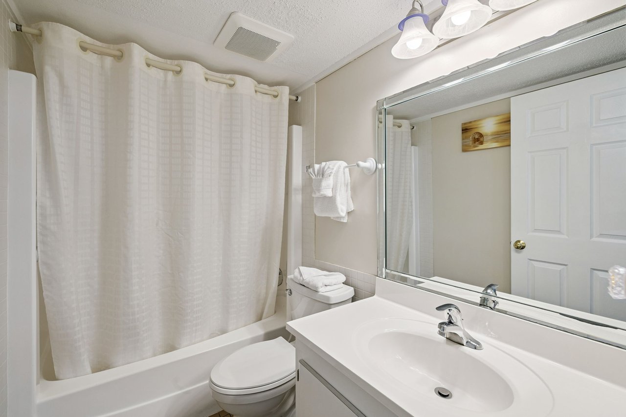 Pinnacle Port Condominium
