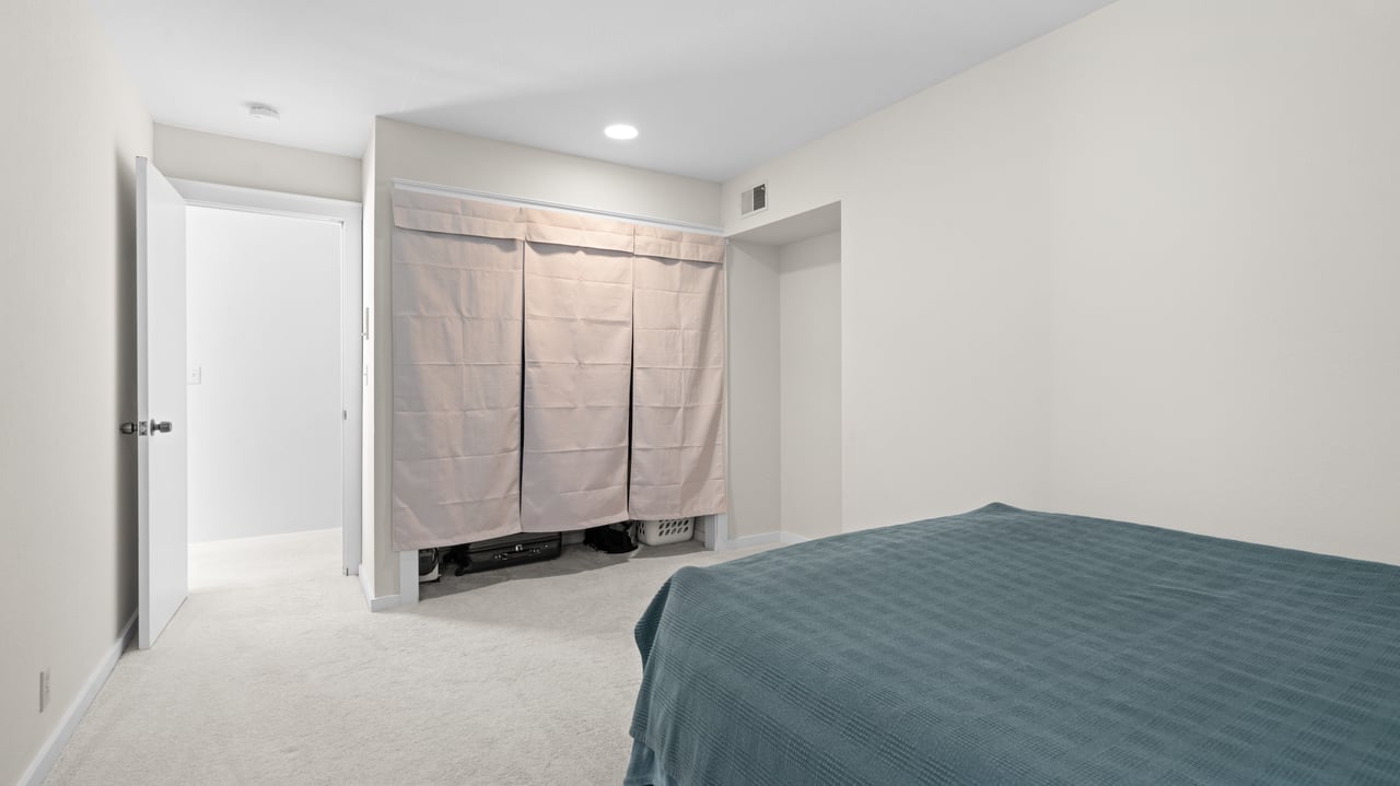 Private Listing