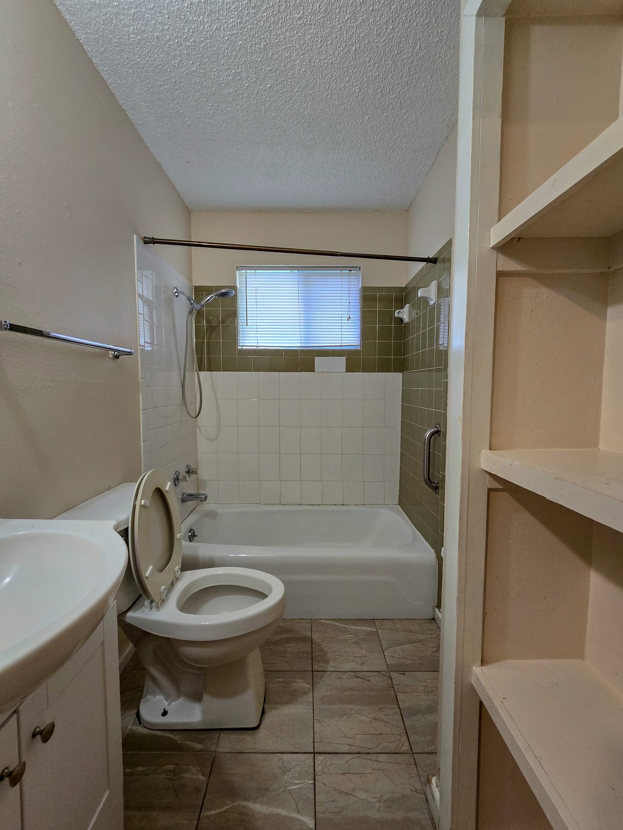 1103 E Parker