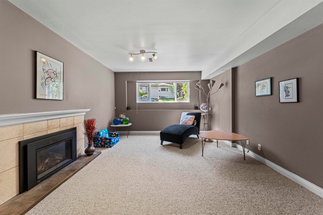942 GARROW DR
