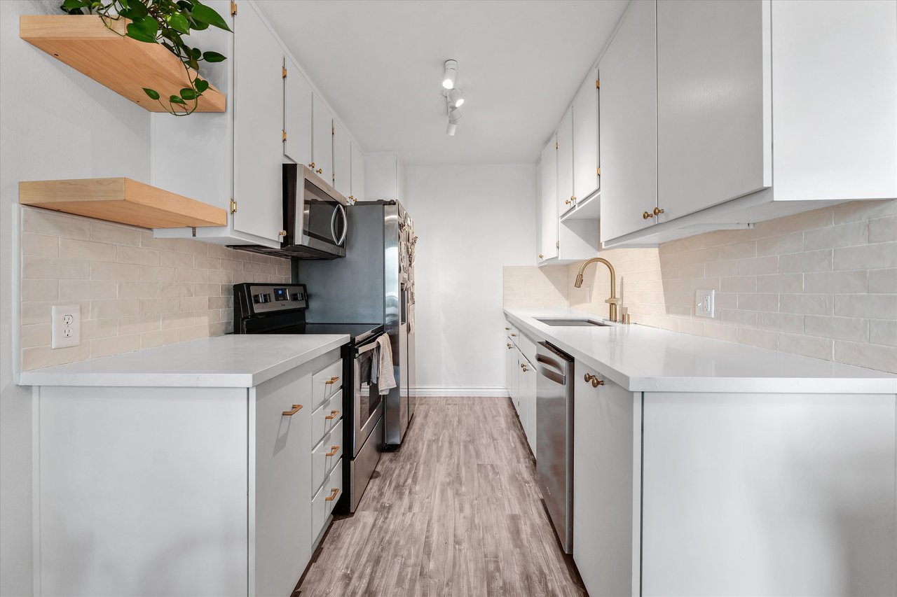 532 N Rossmore Ave #206