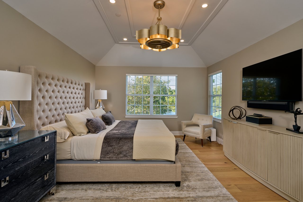 869 Breckinridge Ct 