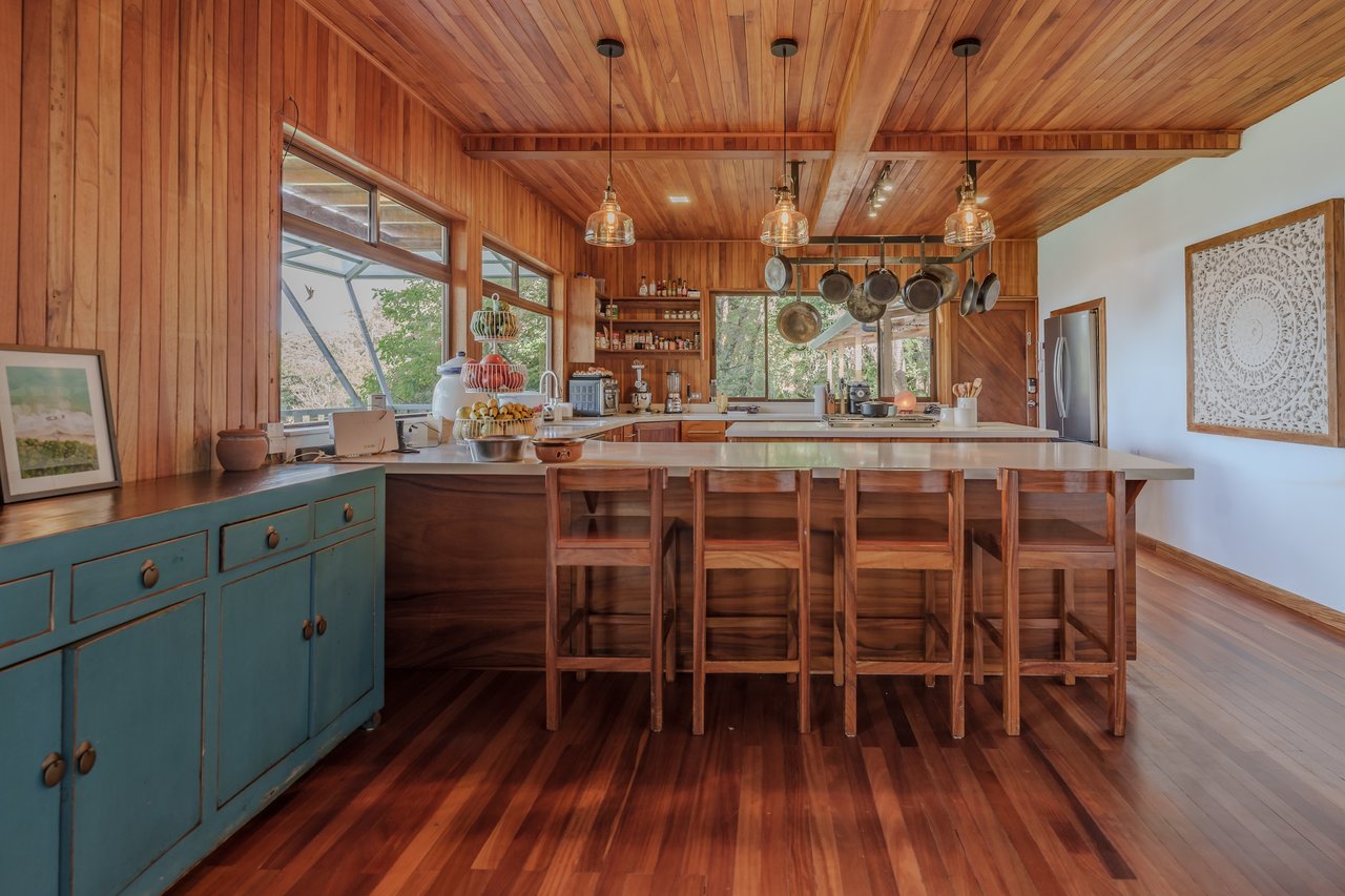 Eco Luxury Estate in Monteverde with Panoramic Gulf Views & Flat Land
