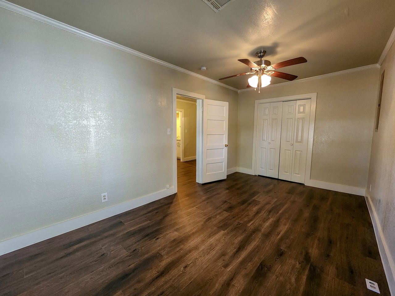 1002 Overland Ct