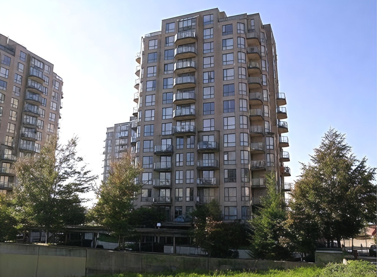 838 Agnes St, #207