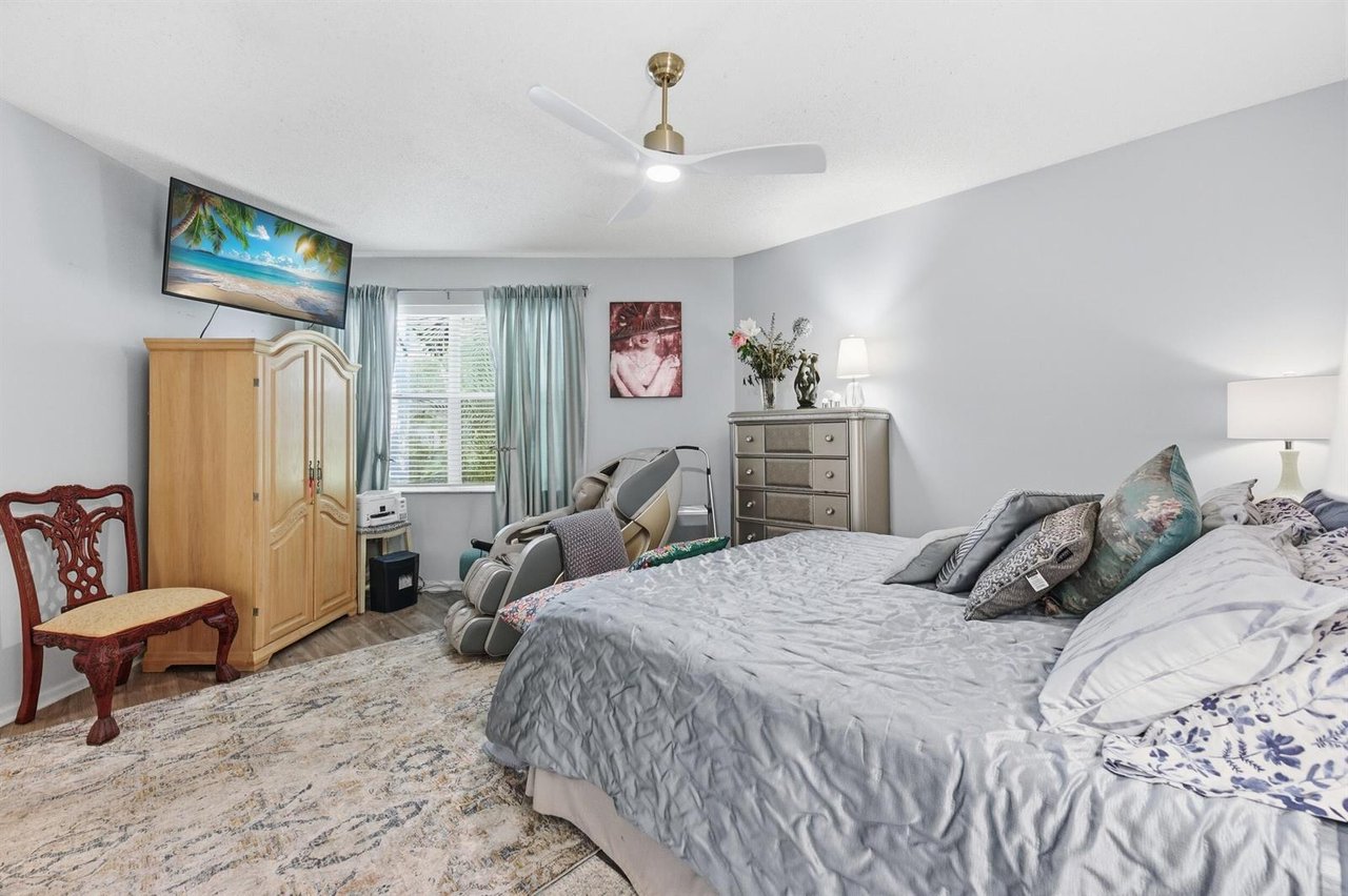 2495 NW 66th Dr