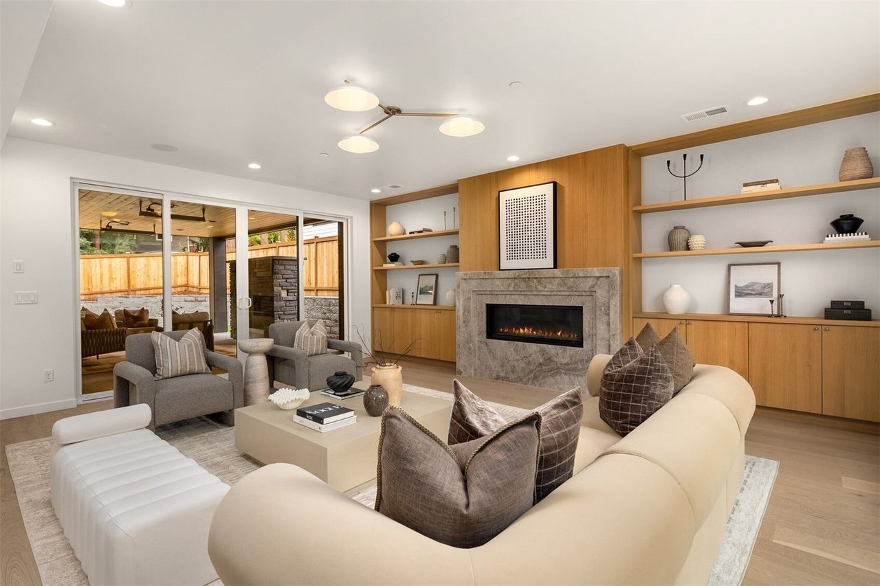 29 20th Ave