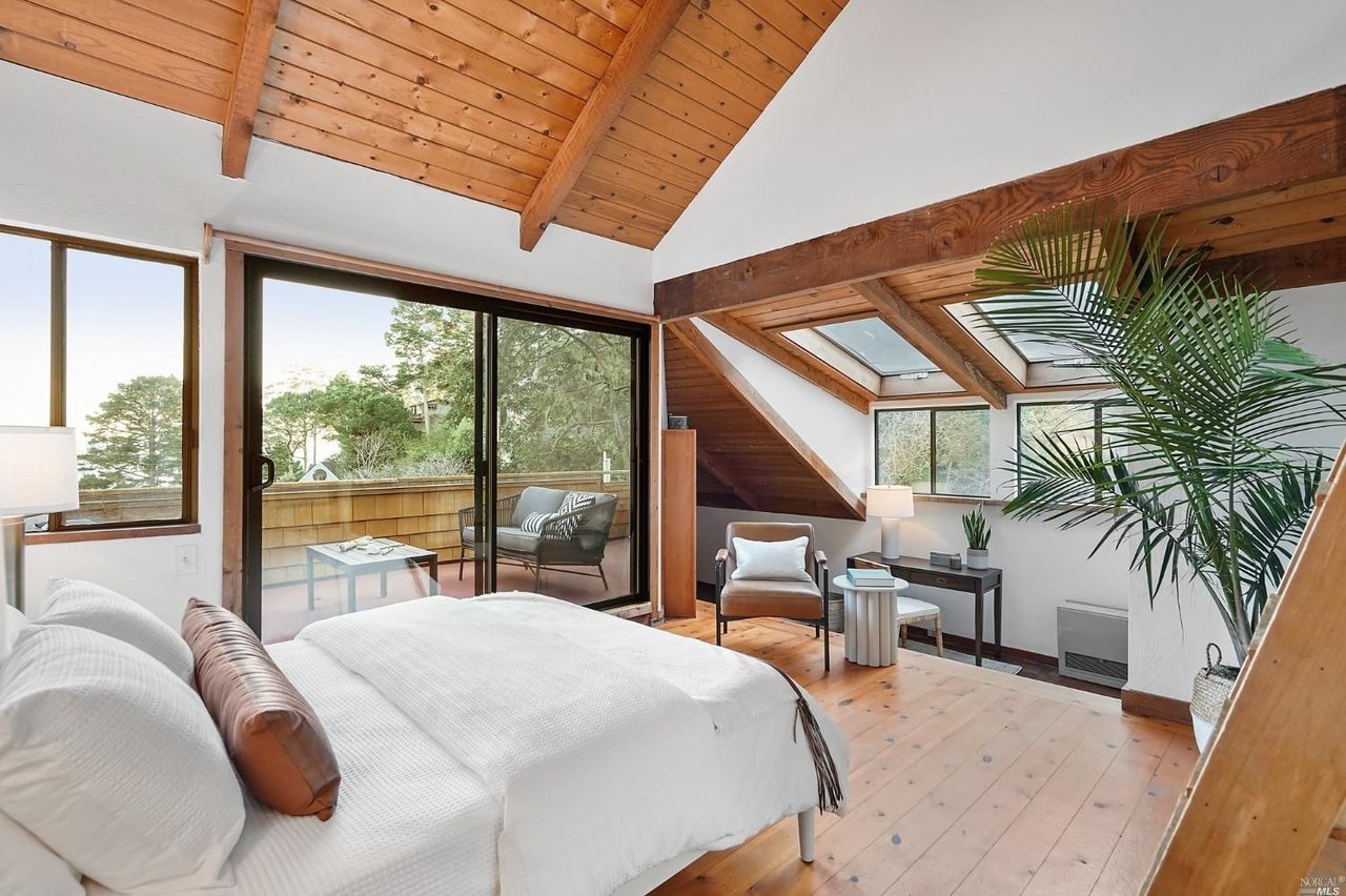260 Sunset Way