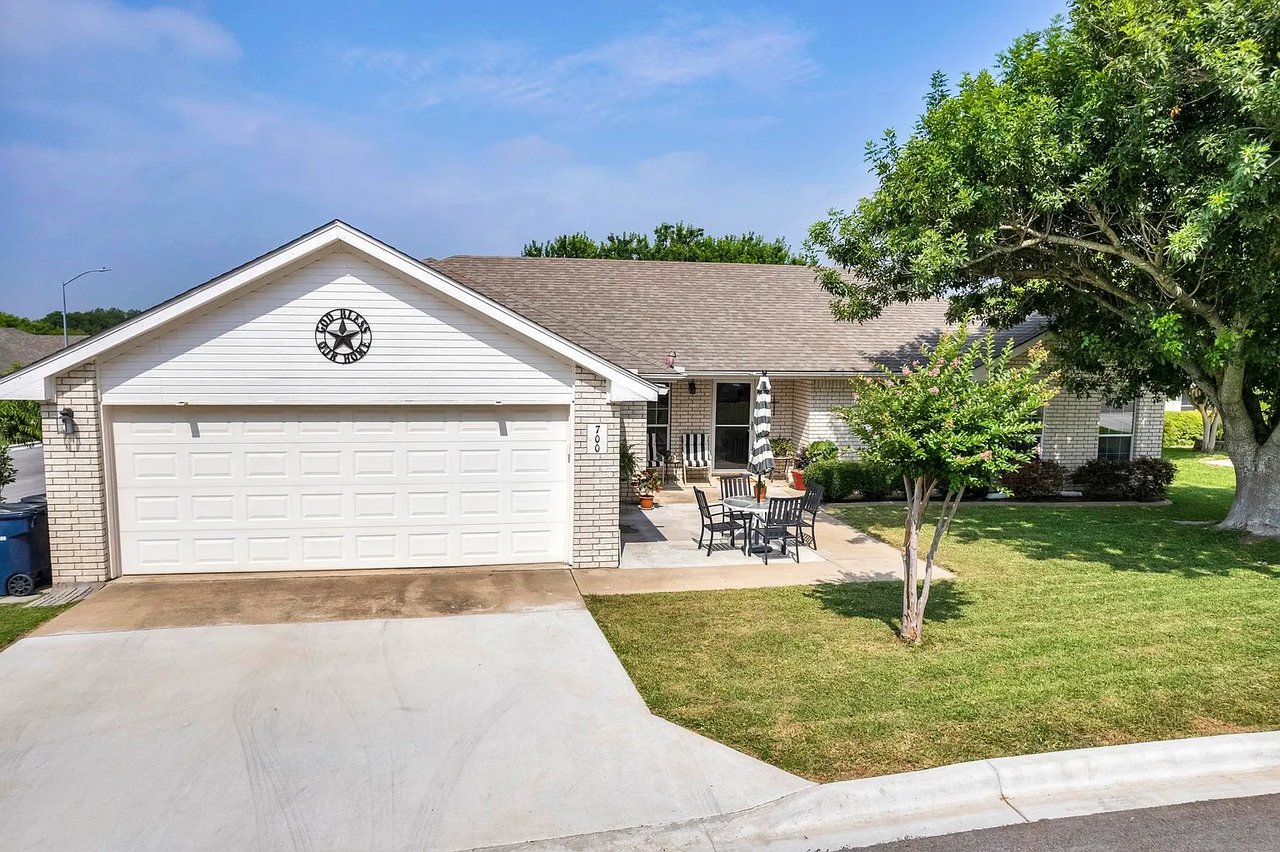 700 Cottonwood Dr