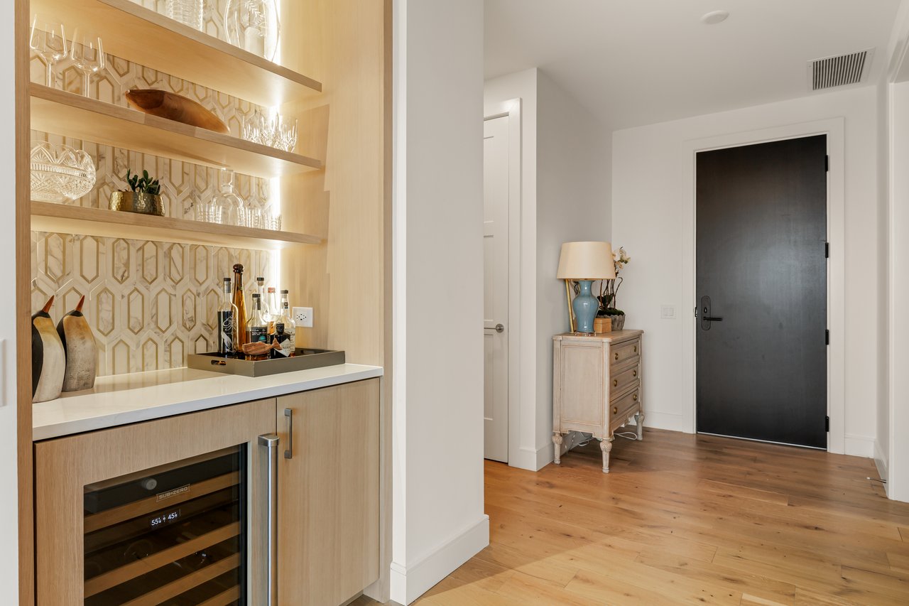 2425 Peachtree Road NE Unit 1406