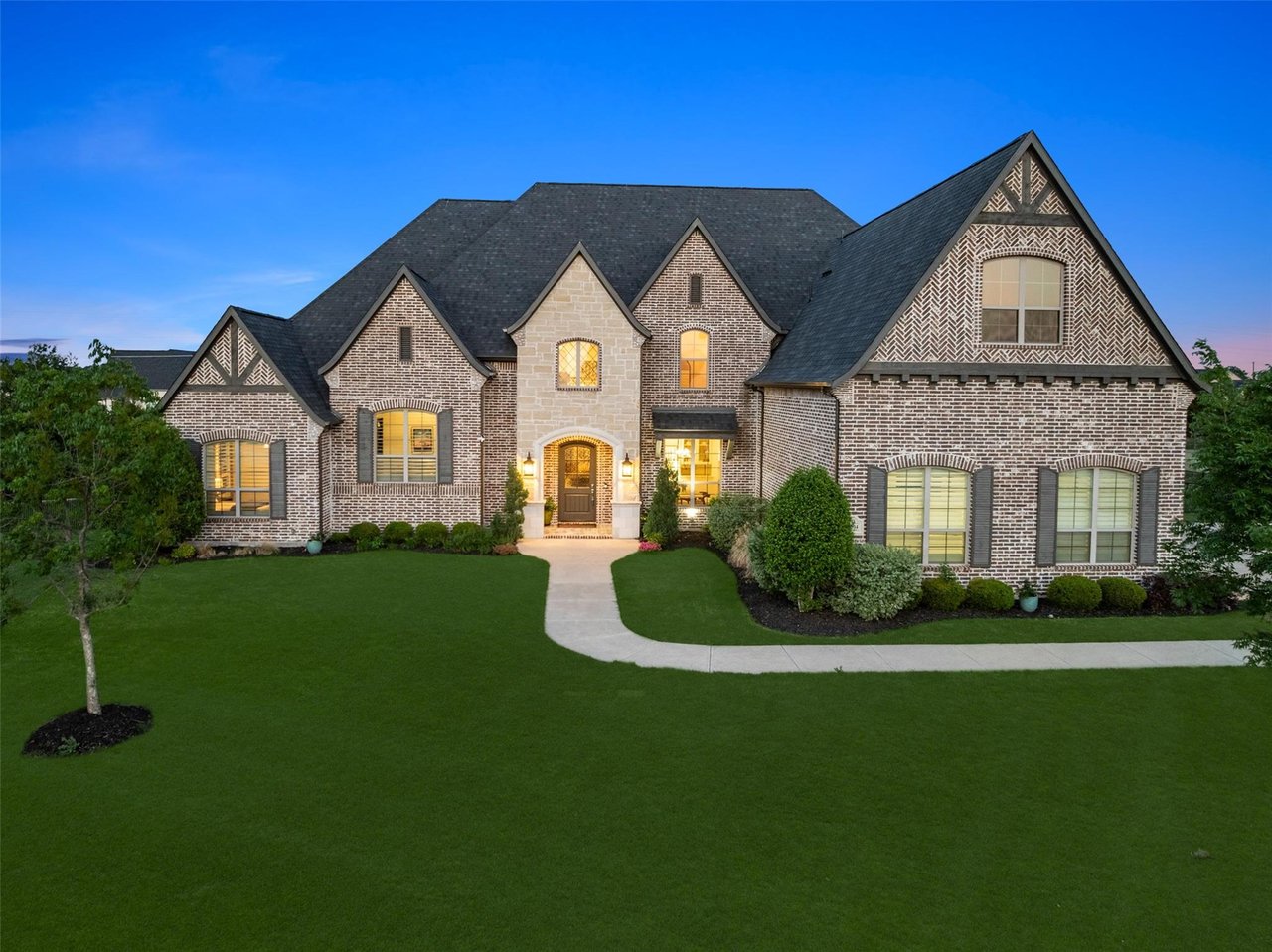 5304 Ashford Court