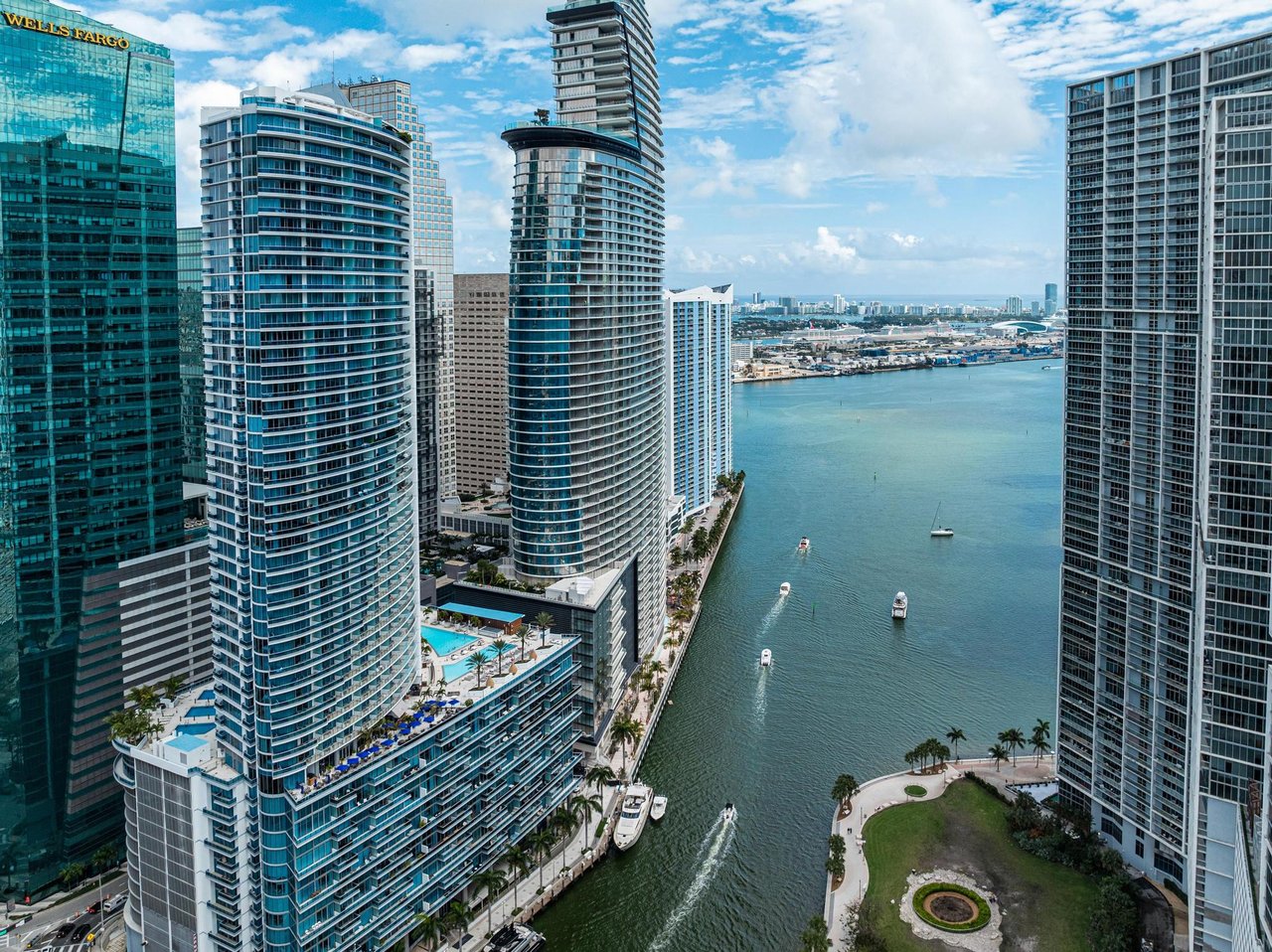 Epic Residences, #4704