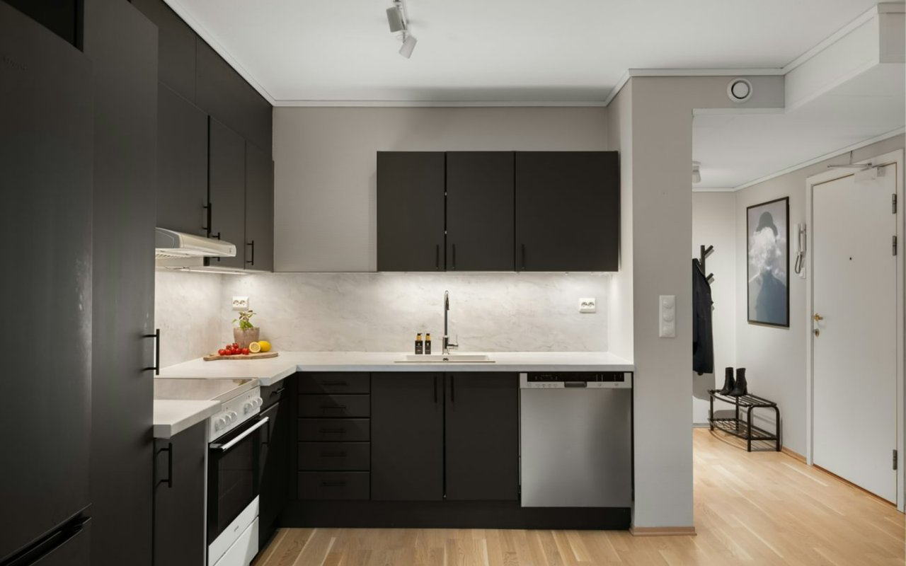 Minimalist, Maximalist, or Somewhere in Between? Here’s What Your Home Style Says About You in Cass County