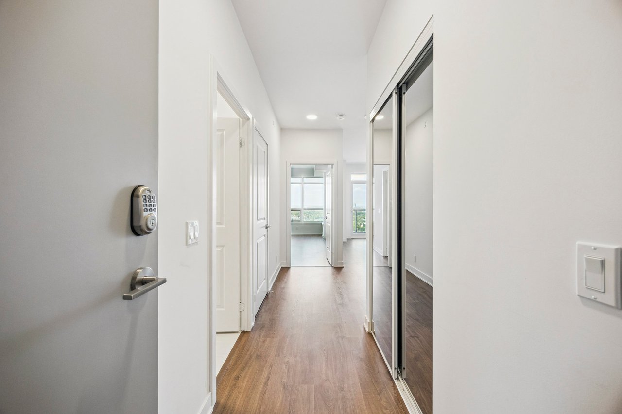 50 Upper Mall Way #2109