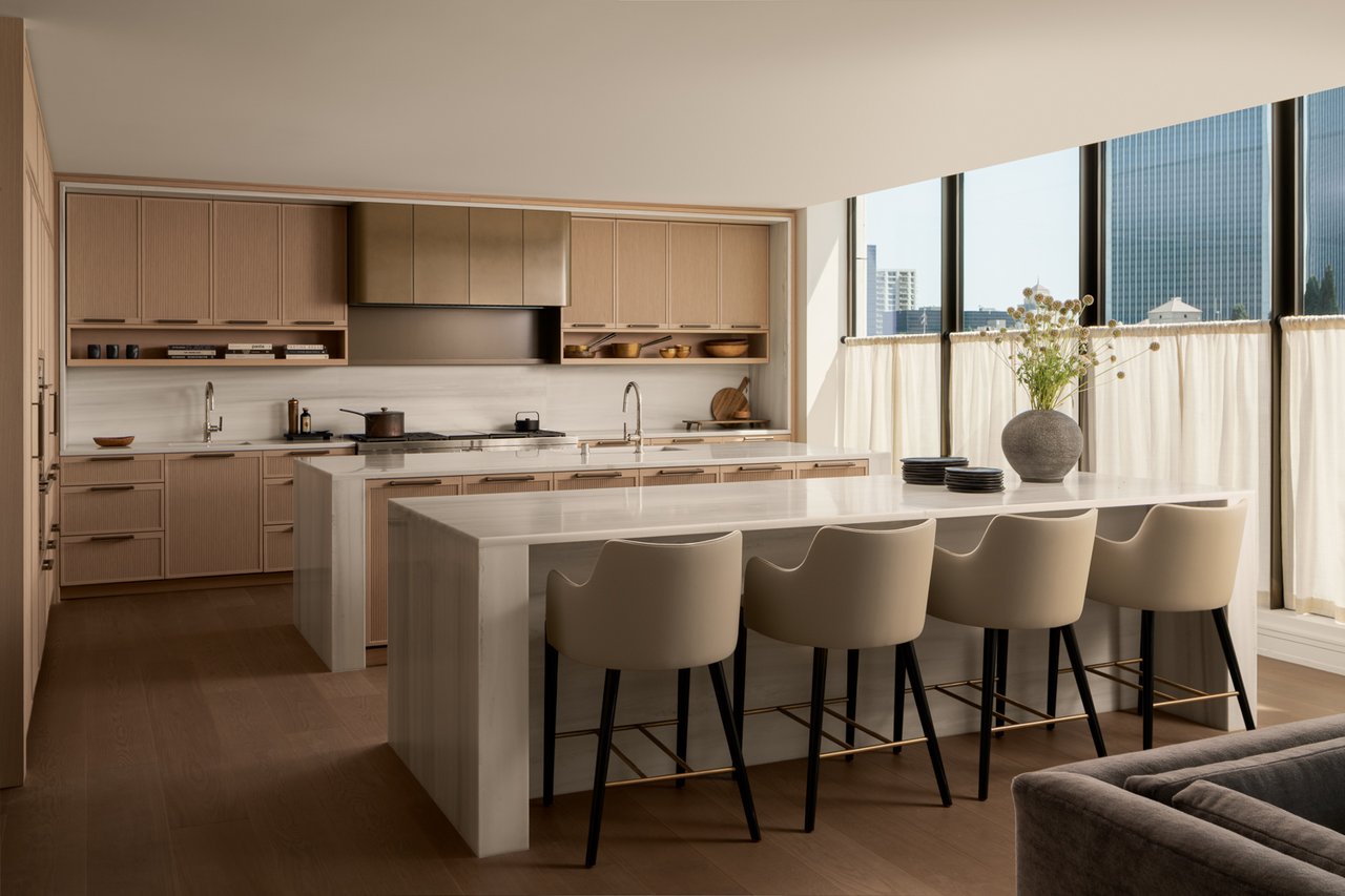 9900 S Santa Monica Blvd Unit: PHE