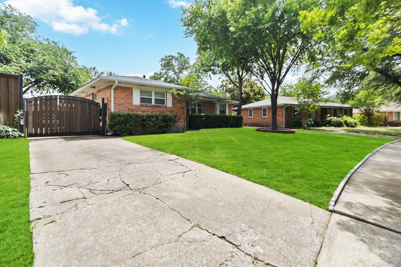 5818 Meadowick Dr