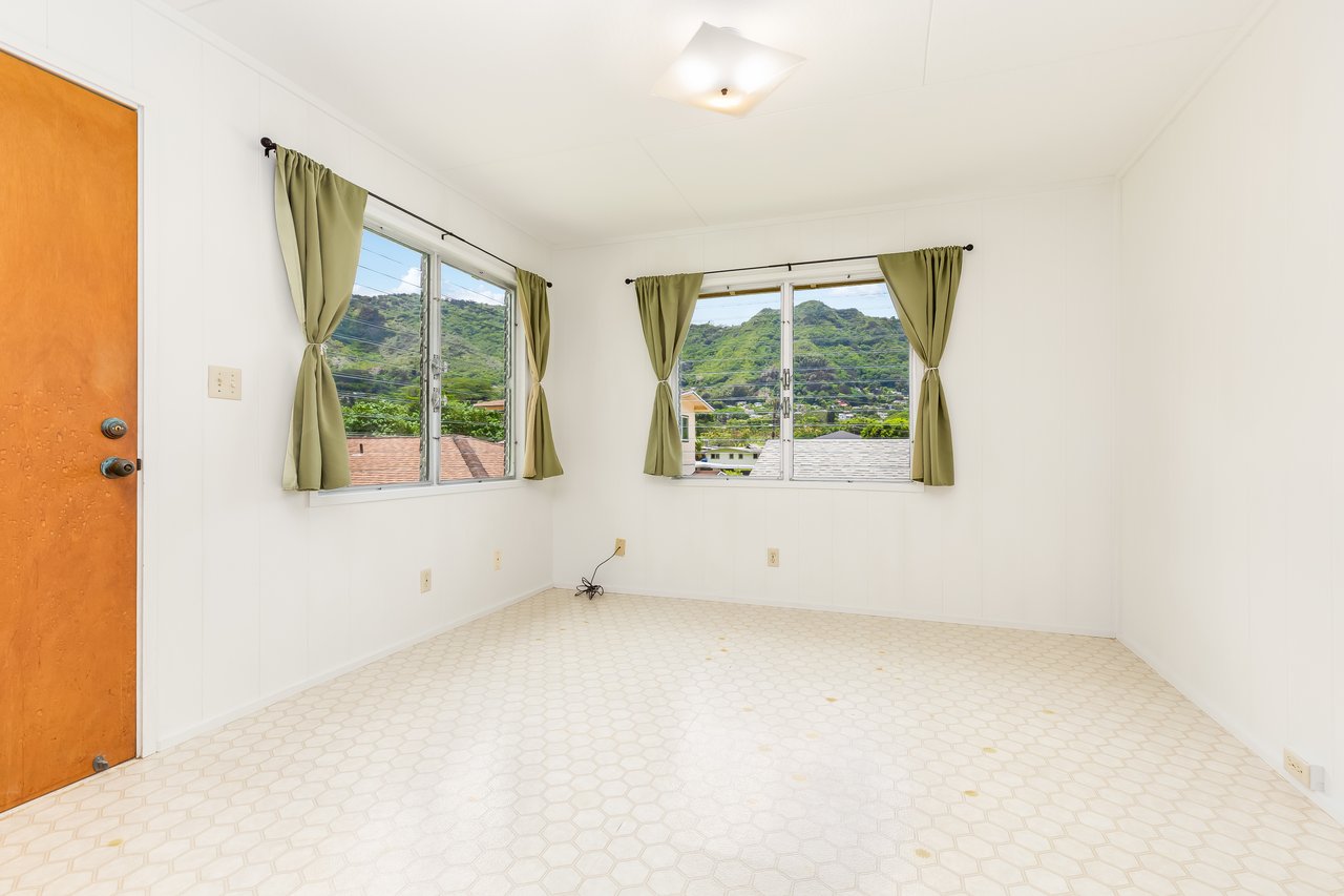 3313 Manoa Road