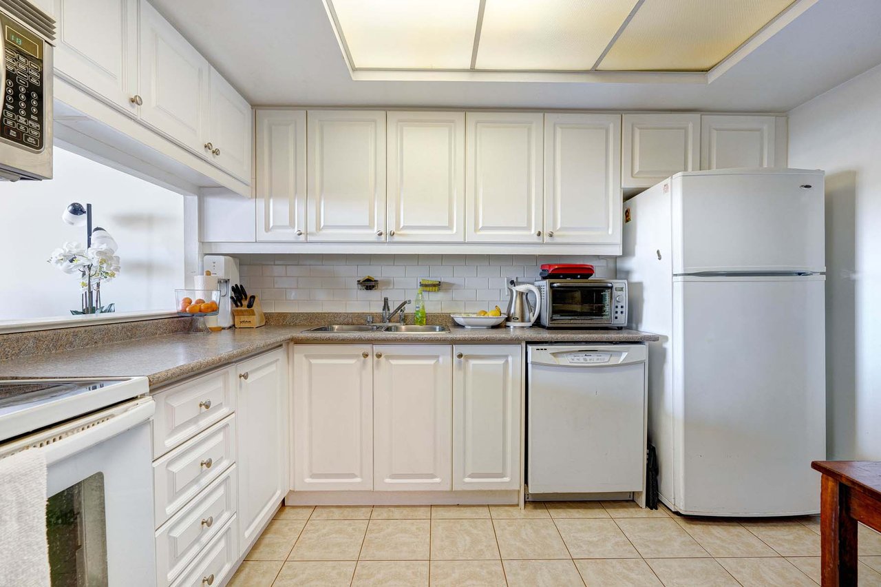 55 Skymark Dr, #705