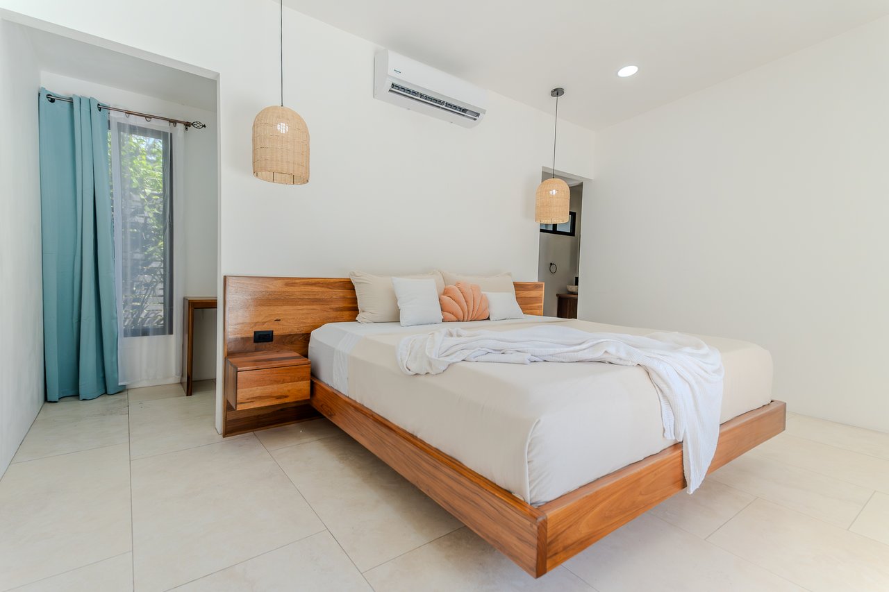 LOCATION,LOCATION, LOCATION – 3-BEDROOM VILLA STEPS FROM THE BEACH