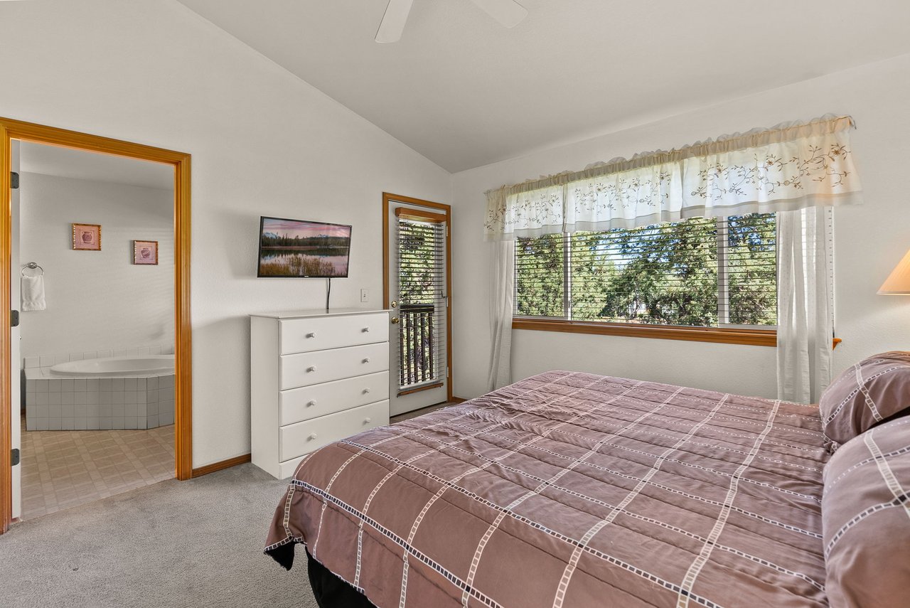 1044 Golden Pheasant Dr. 