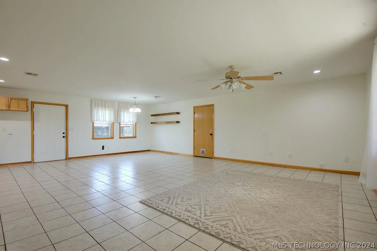 6995 E 576 Rd