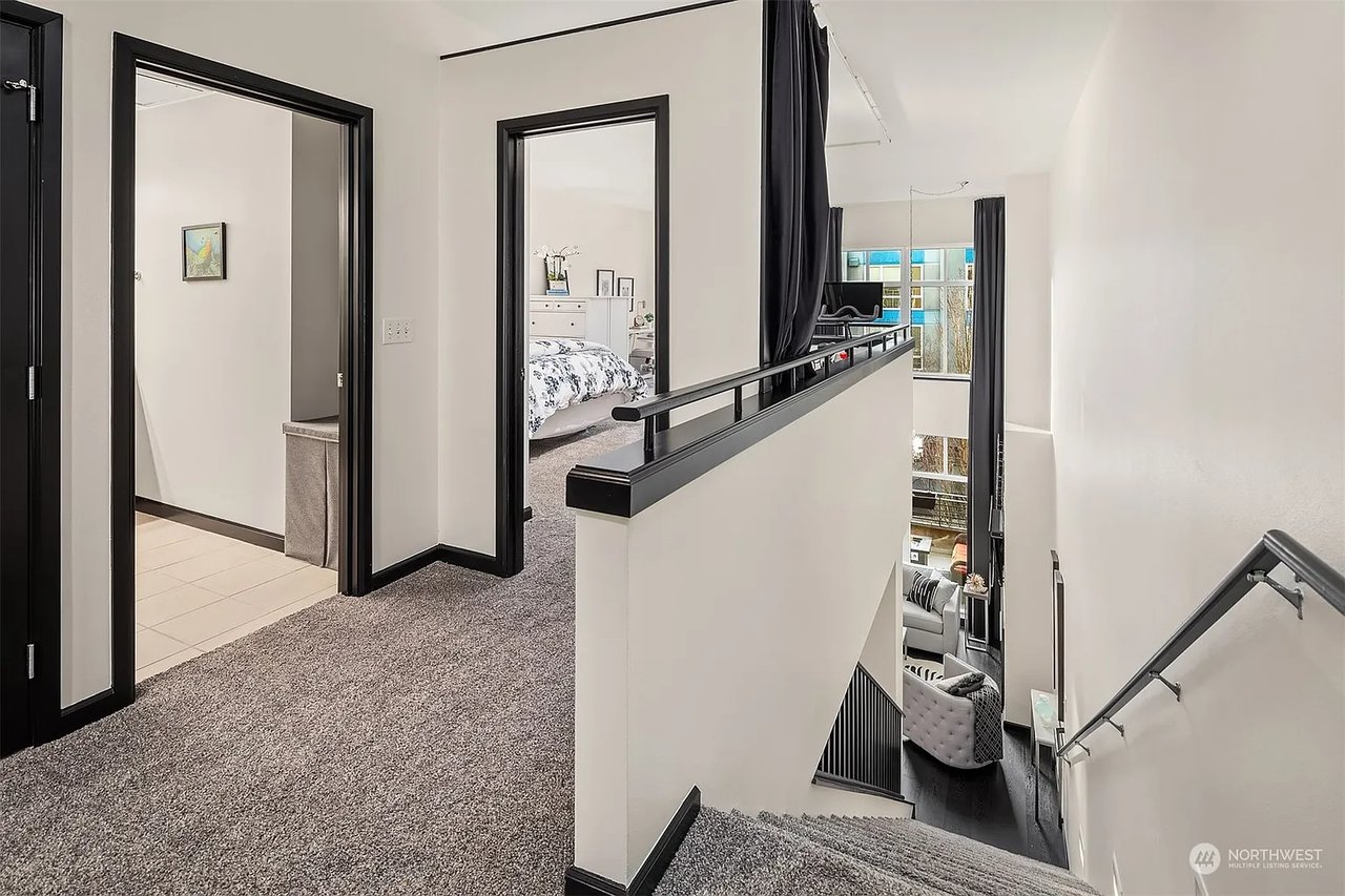 17 W Mercer St #4