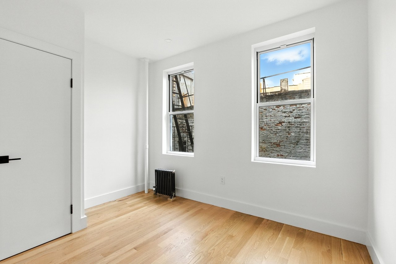 75 Baxter Street, #32