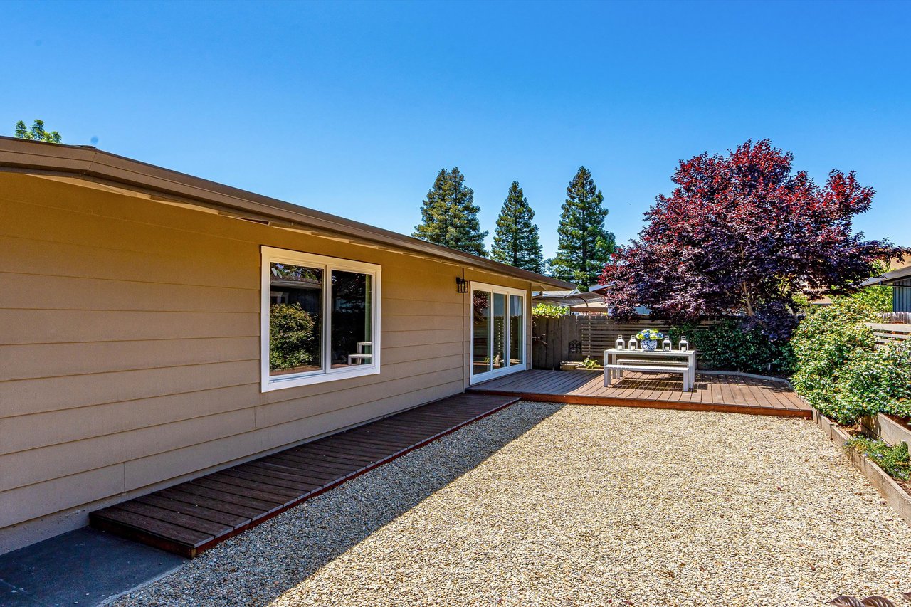 Impeccable Calistoga Home