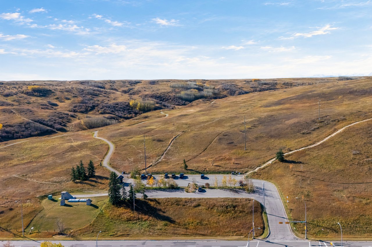 130 MacEwan Park Way NW