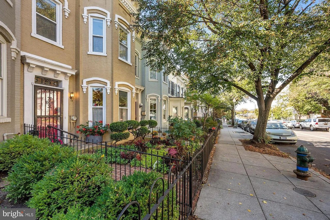 129 Drive Street Southeast