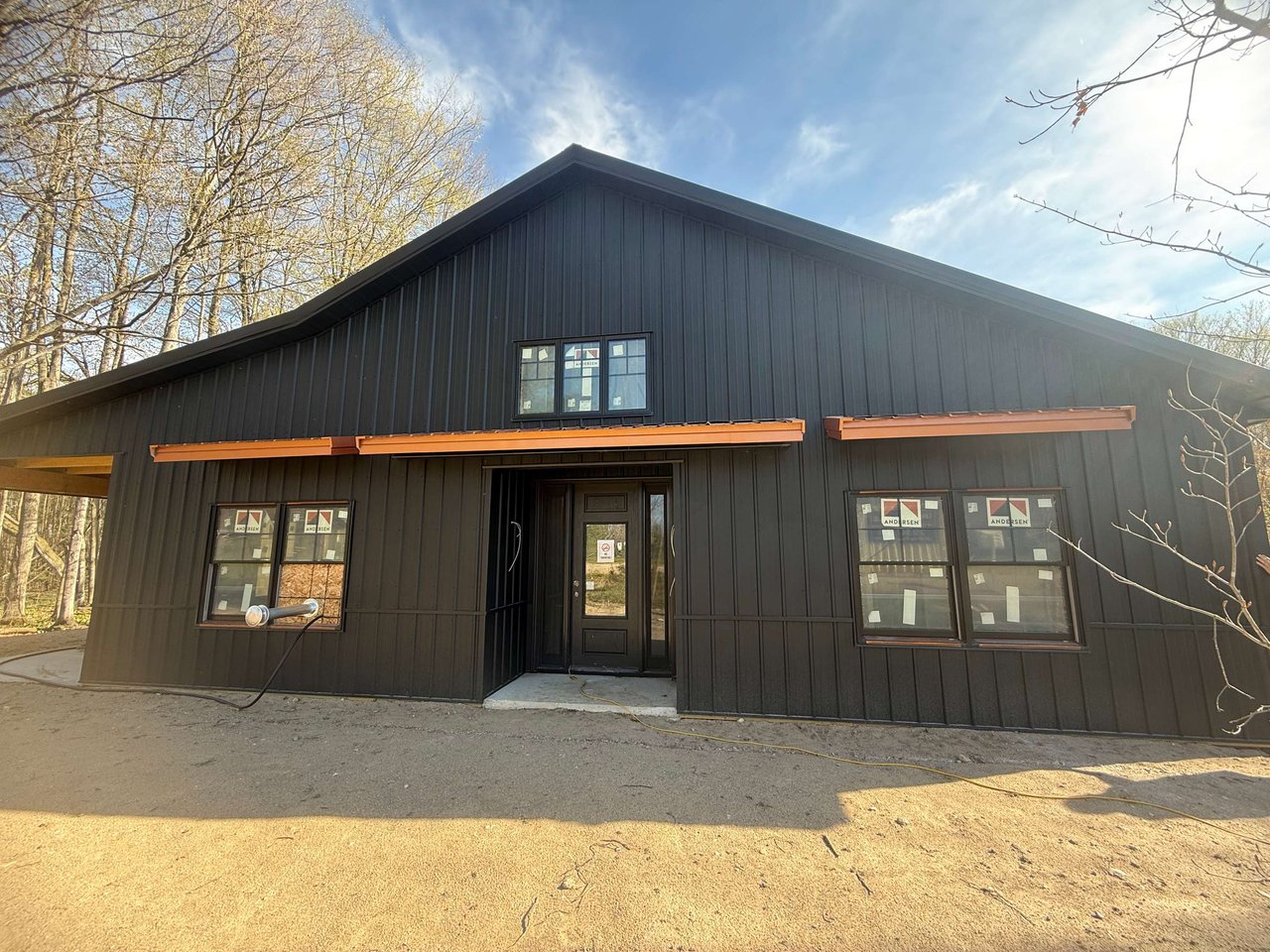 Leelanau Day Tripper - Modern Barndominium Retreat