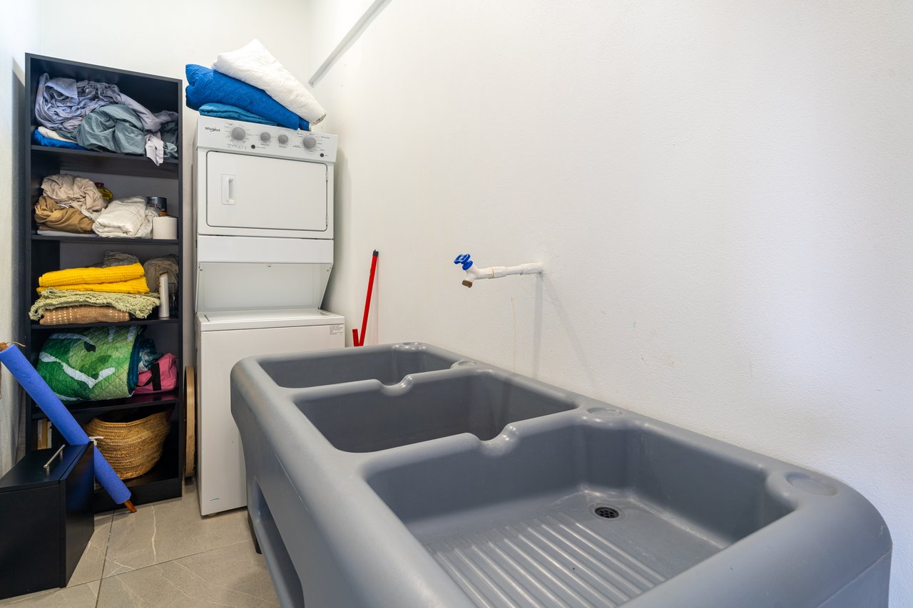 Modern 3 Bedroom Home - Walking distance to it all!