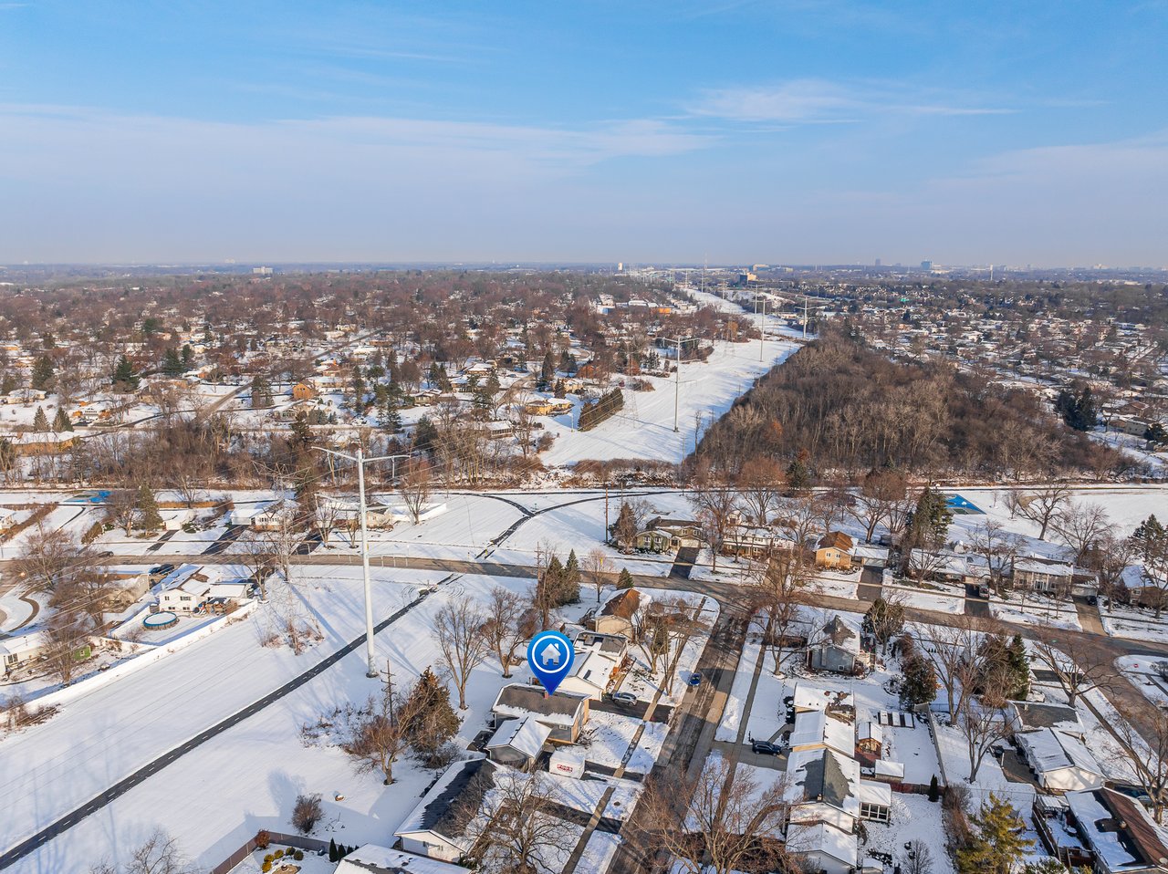 6308 MacArthur Dr, Woodridge