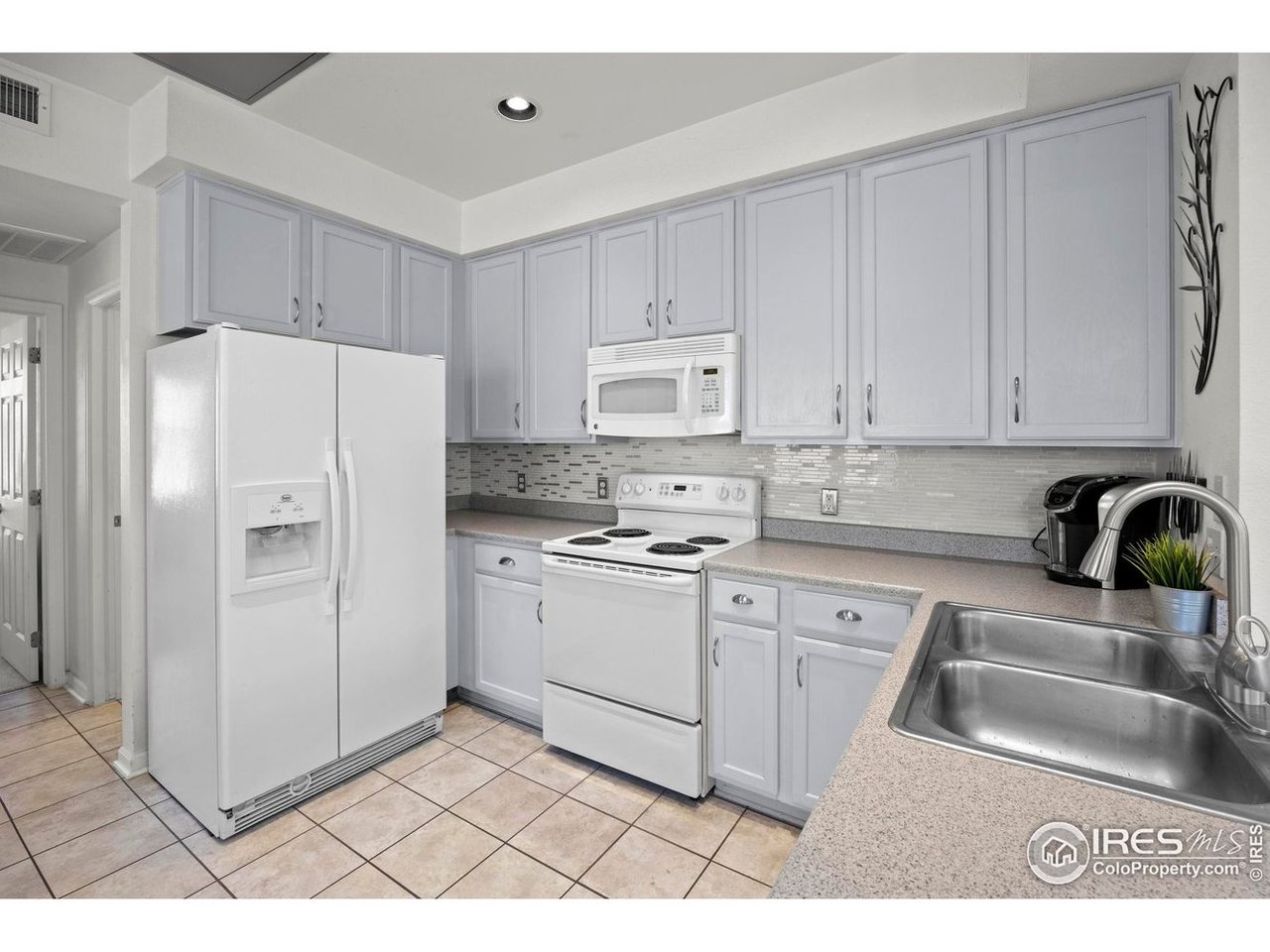 7454 E 28th Avenue Unit: 3