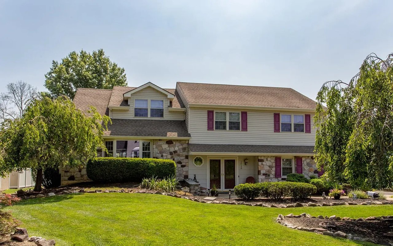 2018 Buckingham Dr