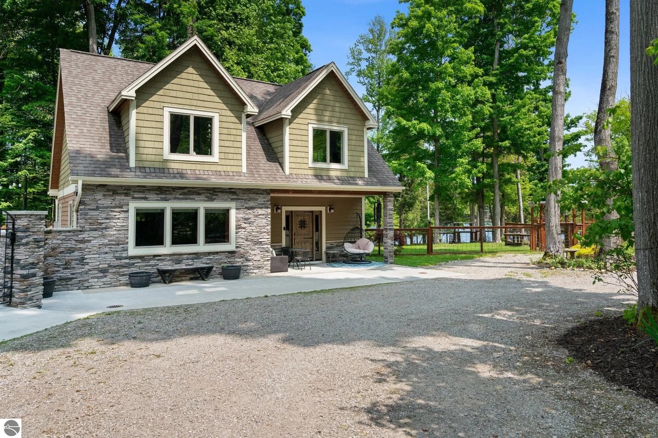 7105 SE Torch Lake Dr