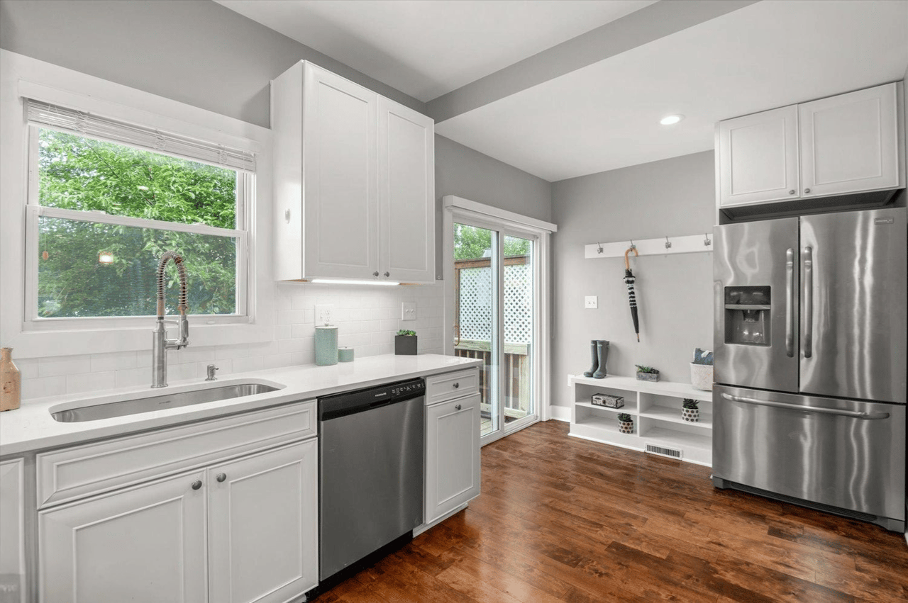 613 Longfellow St NW