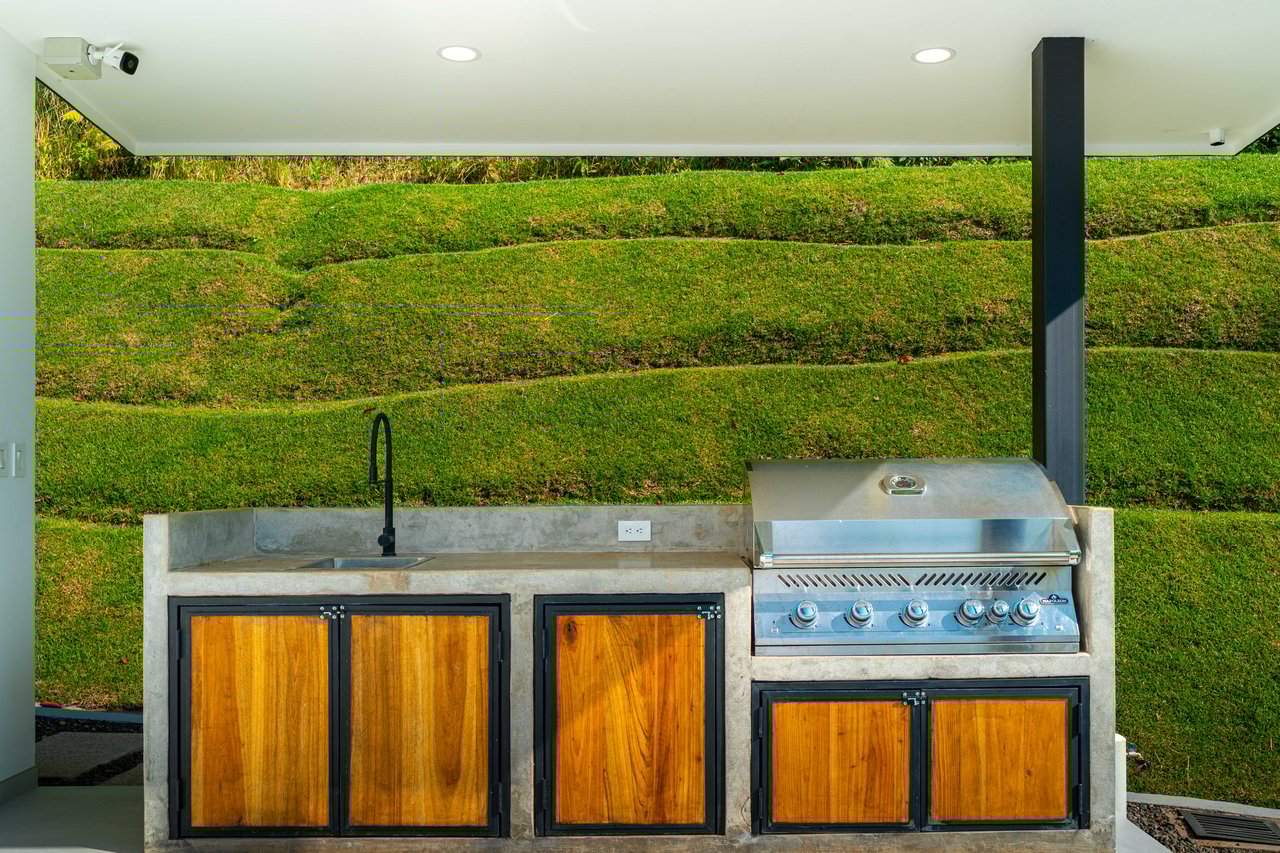 Luxury 4-Bed Home with Ocean & Jungle Views in Ojochal