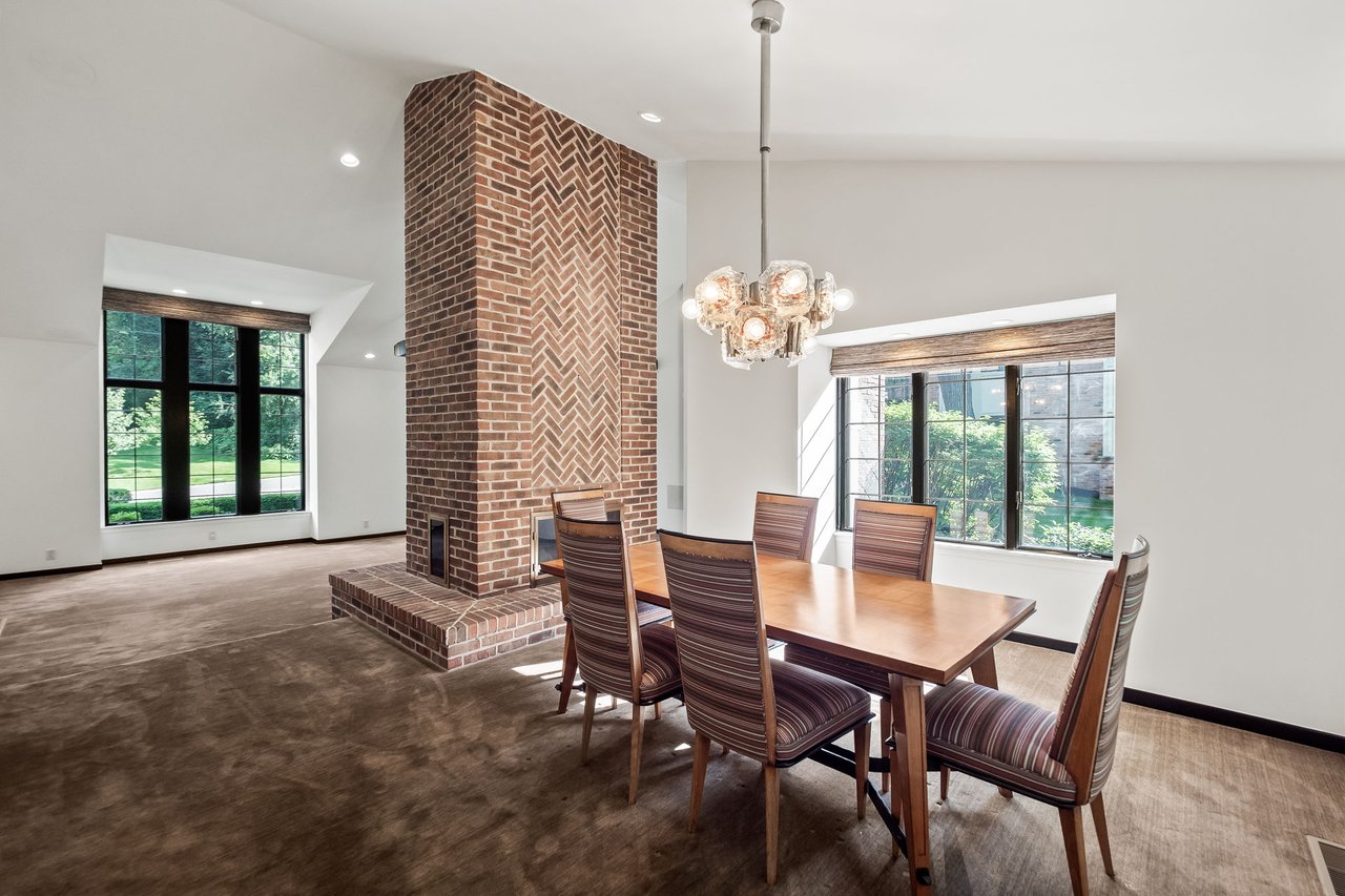 260 Woodwind Dr, Bloomfield Hills