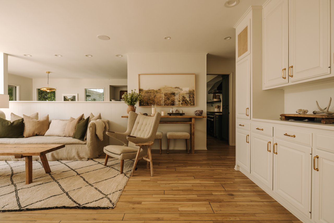 2610 Mandeville Canyon Rd