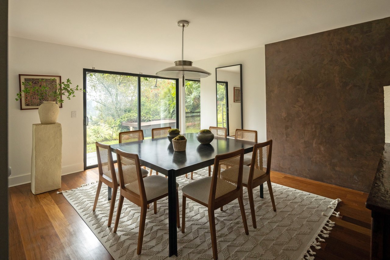 2220 Banyan Dr, Brentwood 