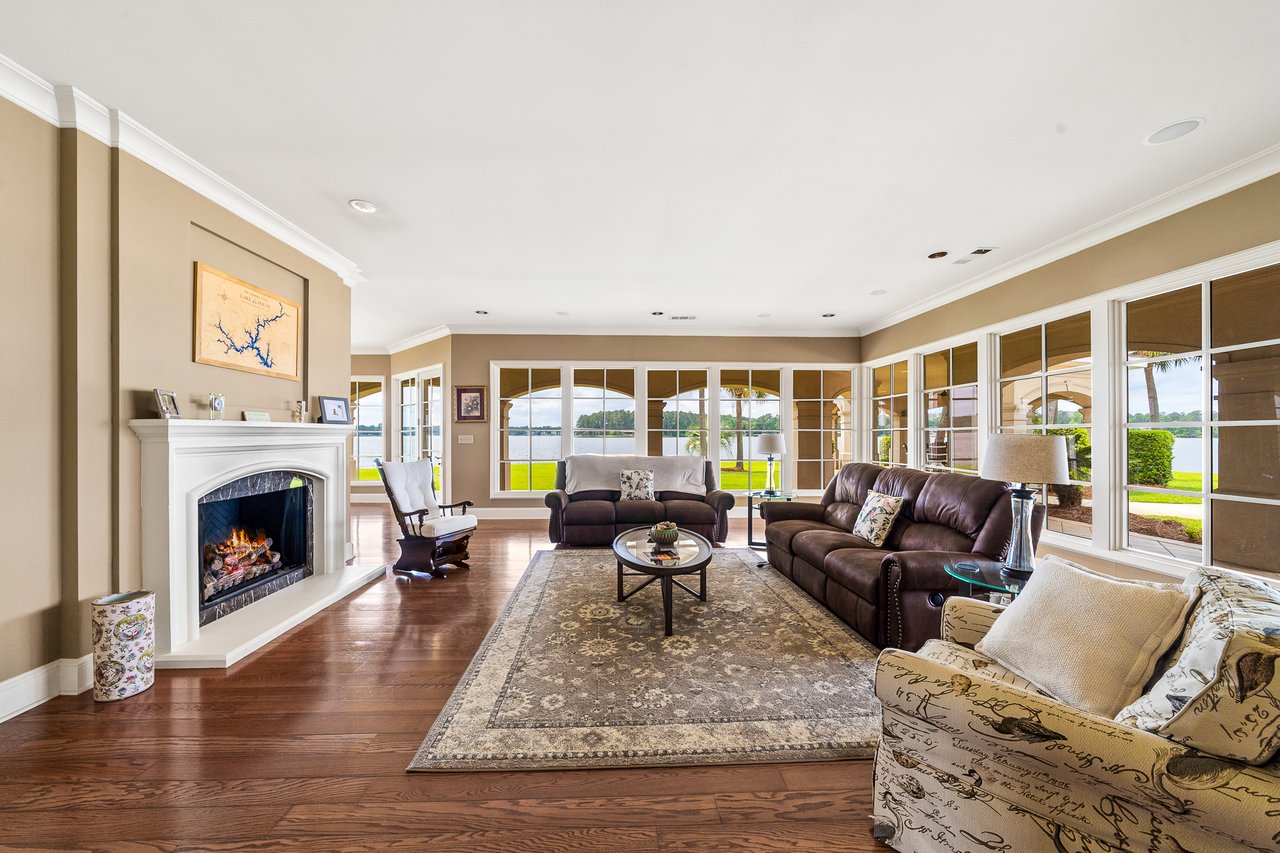 745 S Chickasaw Trail
