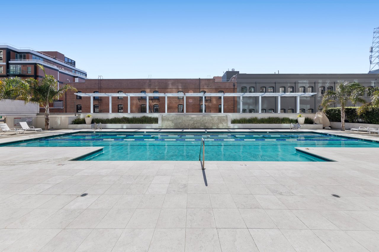 Elevated Corner with Downtown/Bay Views